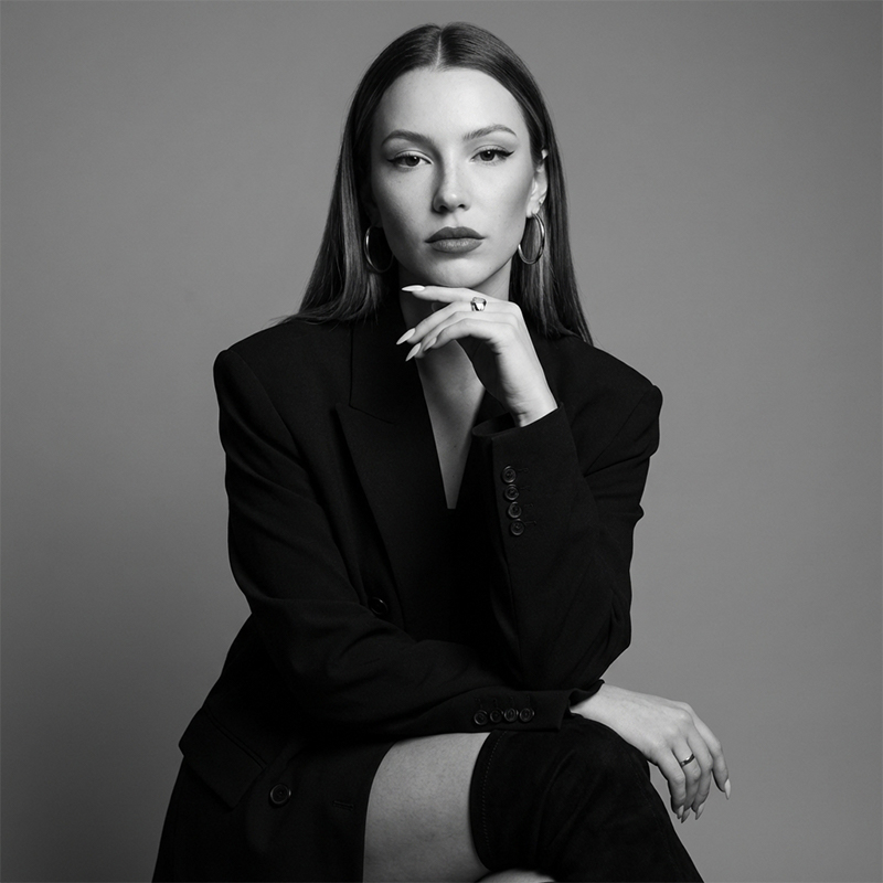 Mesmo homem em estudio profissional